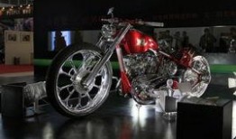 最新机车爆料新闻,全新车型亮相，性能与设计双升级