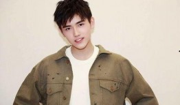 李晨爆料陈飞宇结婚视频,新婚甜蜜瞬间引网友热议